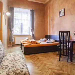 https://momotown-bb.krakowhotelspoland.com